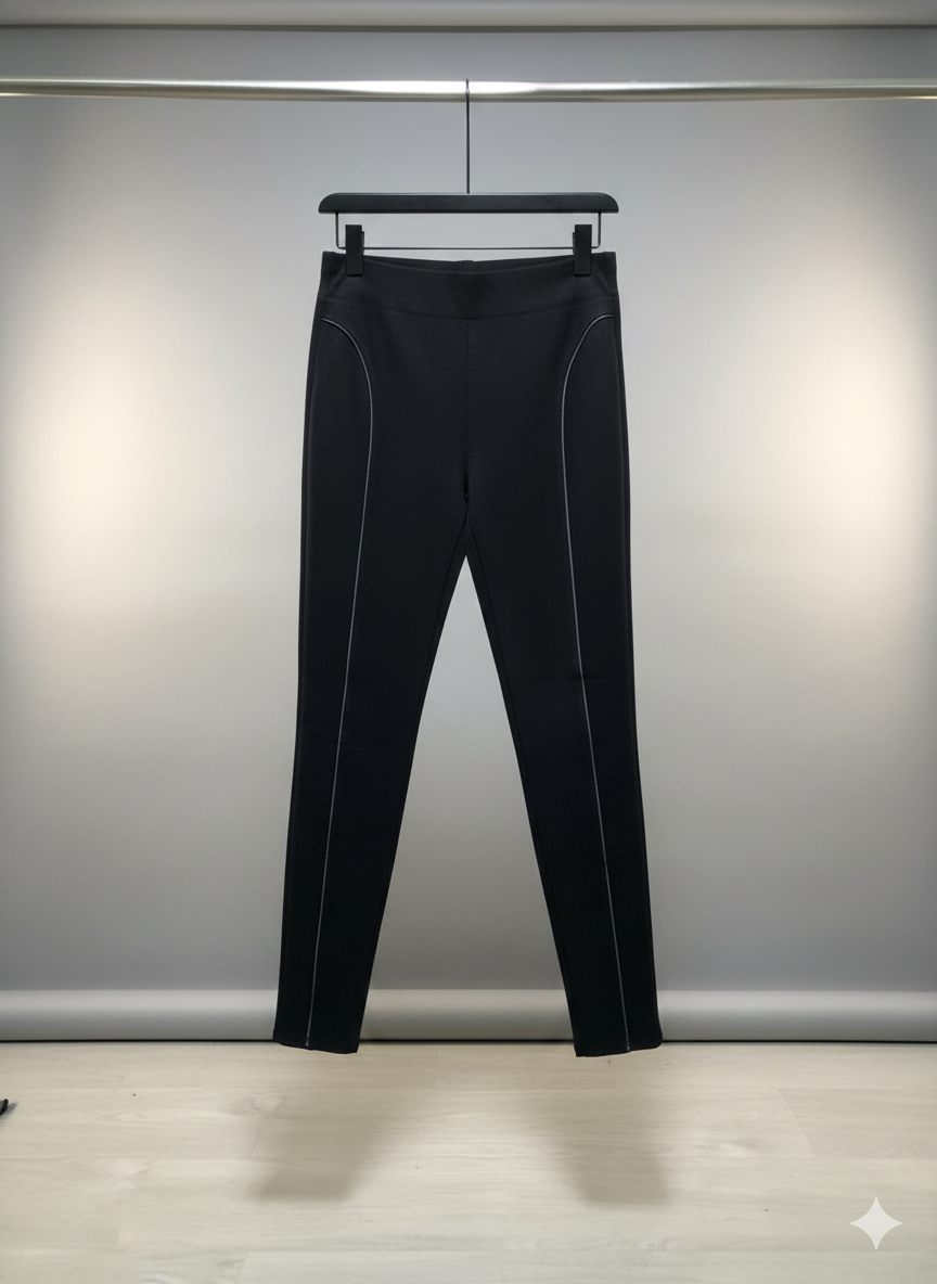 Pantalón Skinny Negro con Costuras Estilizadas