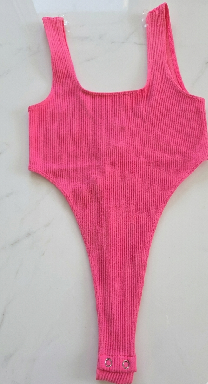 Body "Neon Vibe" de Rib con Corte Ultra-High Leg y Cuello Cuadrado