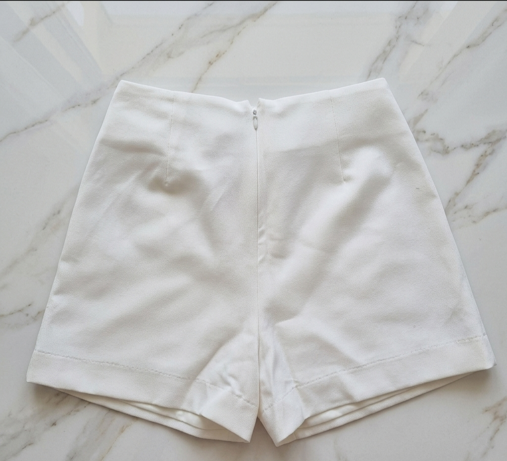 Short Skort con Lazo Frontal – Blanco