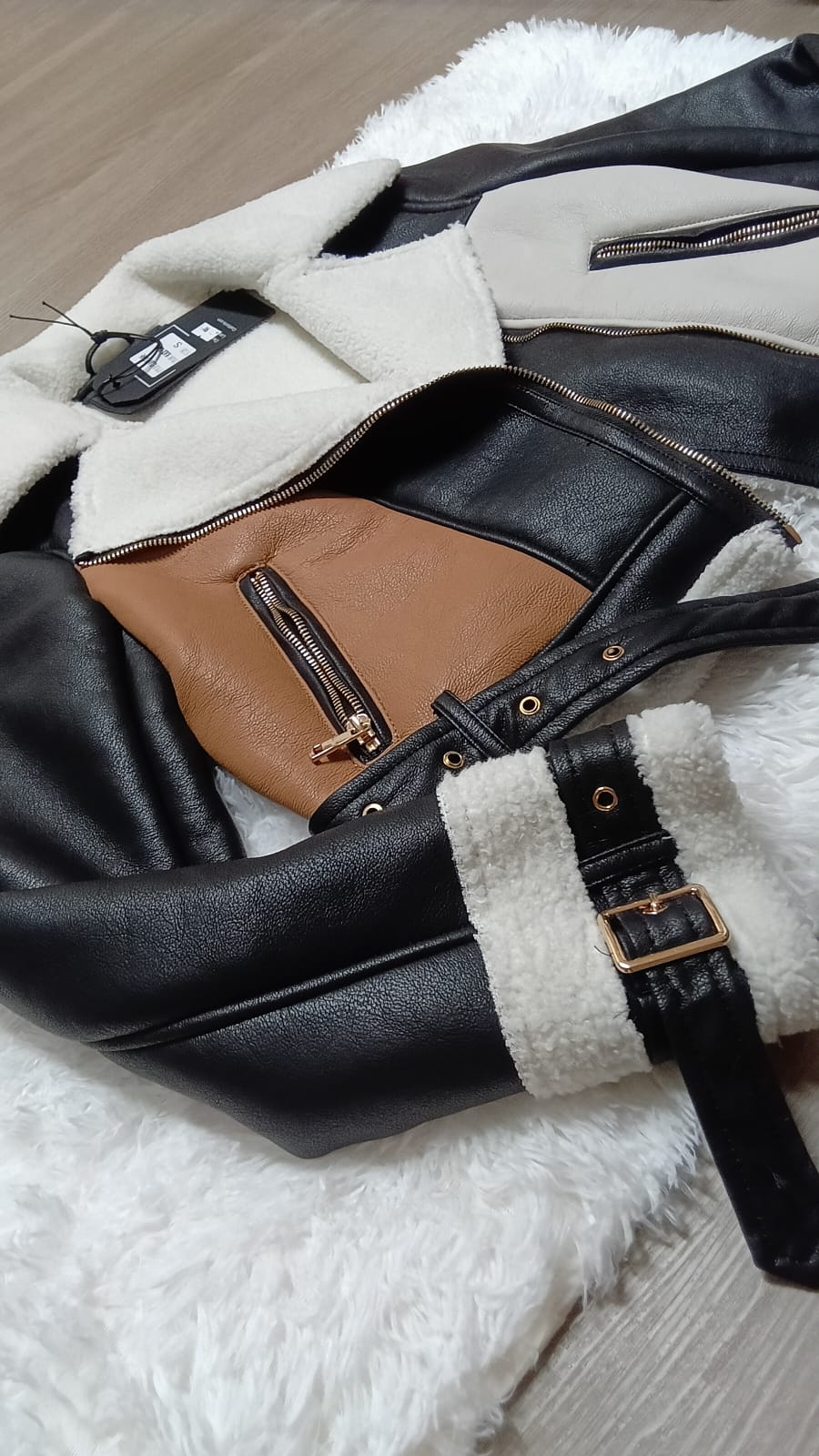 Chaqueta Aviador "Tricolor Shearling" con Paneles de Ecopiel y Borreguillo
