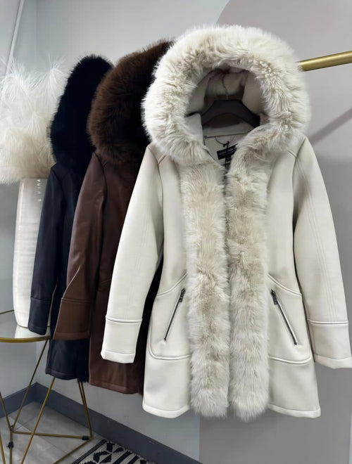 Abrigo de Doble Faz "Arctic Luxe" en Ecopiel con Ribete de Pelo Fox-Style