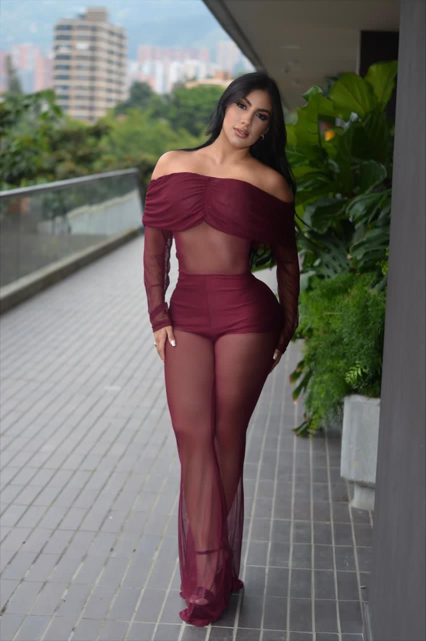 Conjunto "Night Mist" de Top Off-the-Shoulder y Pantalón Transparente