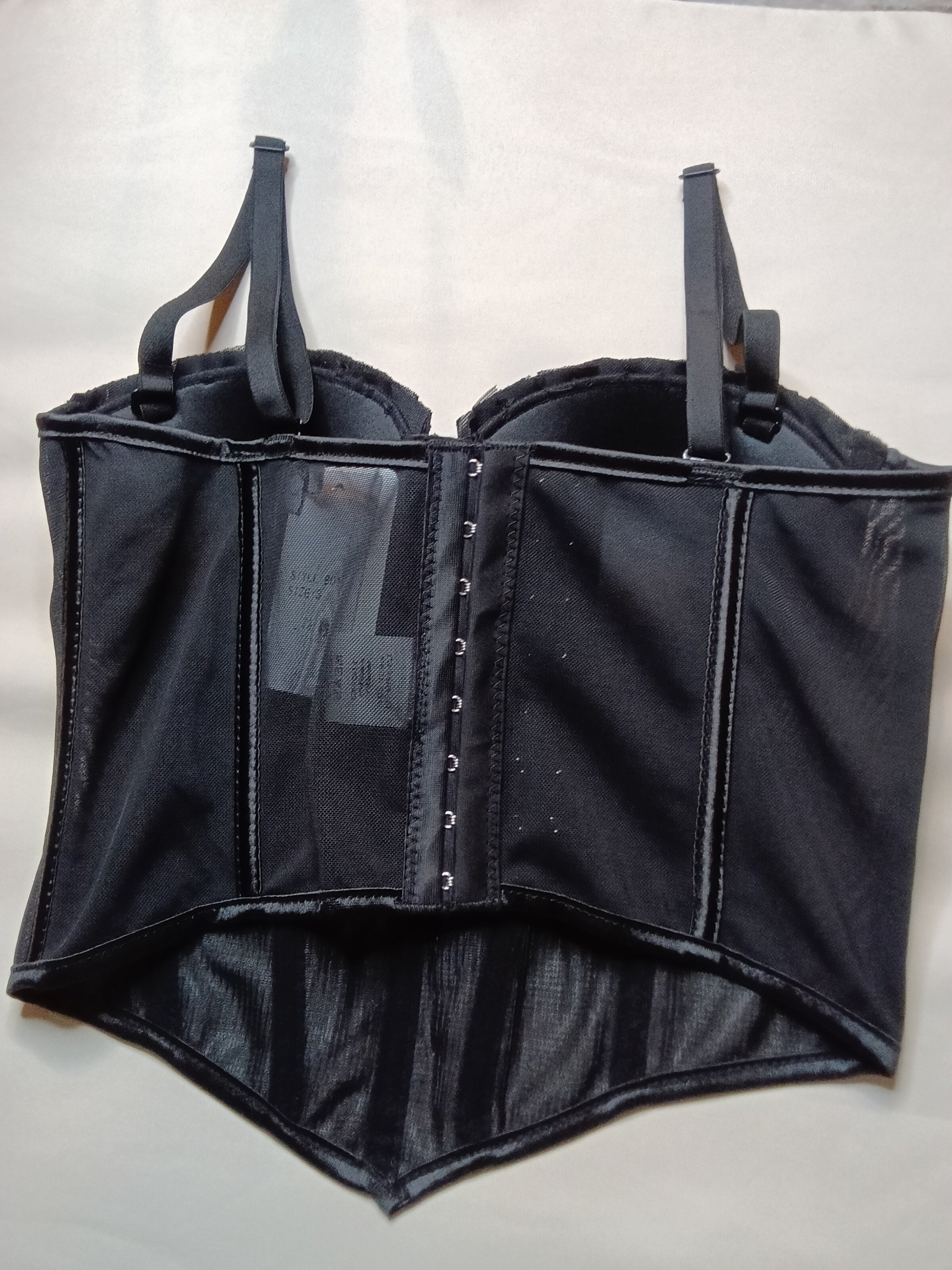 Top Corset "Noir Bijoux" con Copas Plisadas y Aplicación de Pedrería