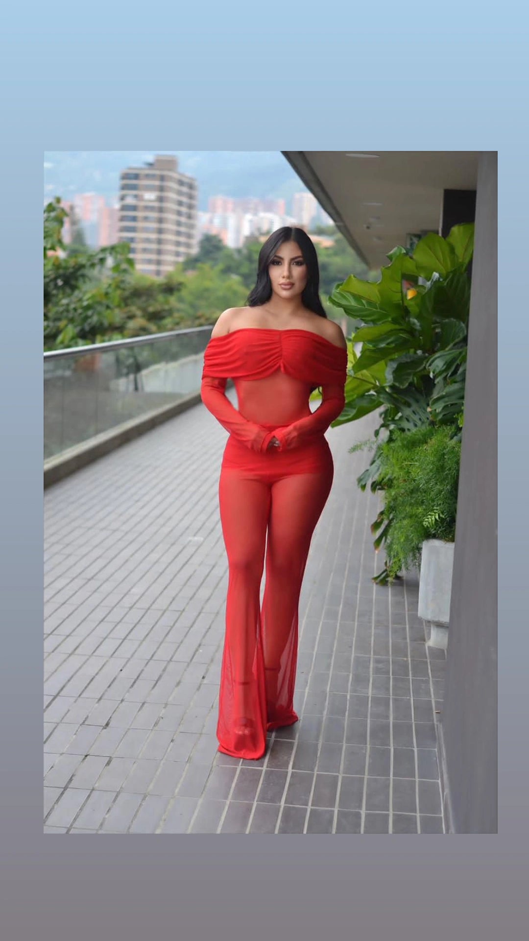 Conjunto "Night Mist" de Top Off-the-Shoulder y Pantalón Transparente