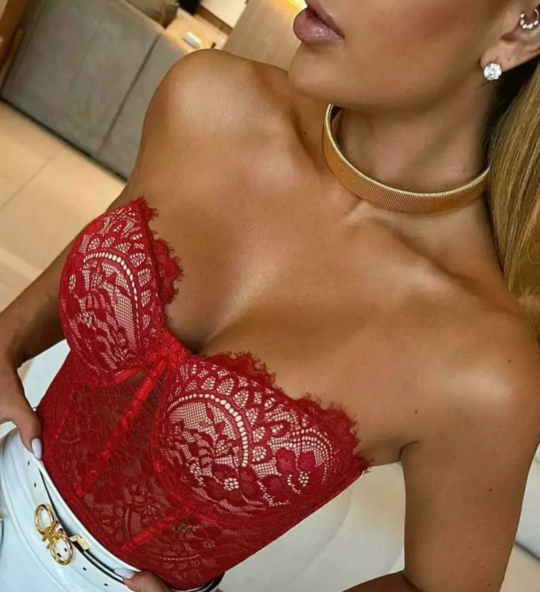 Top Corset "Rouge Passion" en Encaje Chantilly con Varillaje Estructural