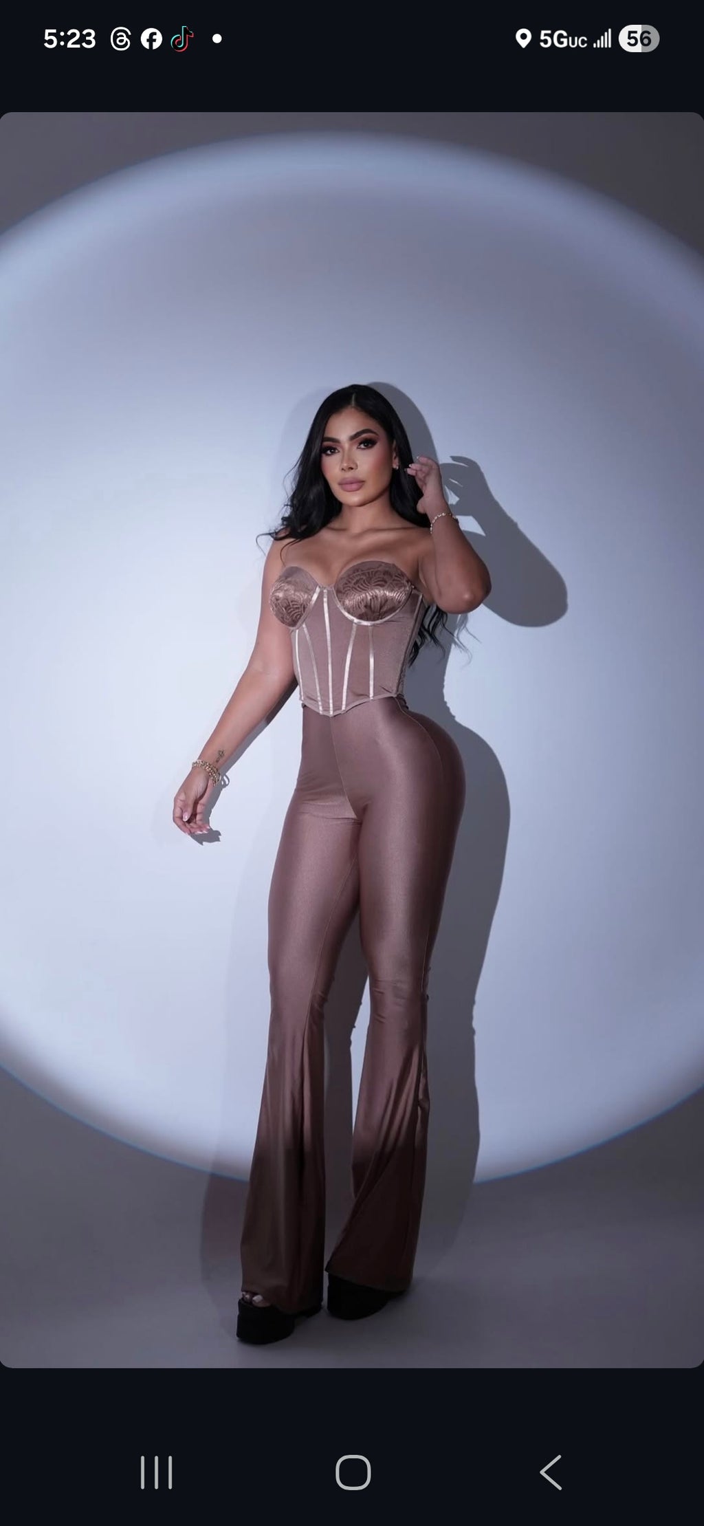 Set "Sculpt & Glow" – Corset Estructurado y Pantalón Flare