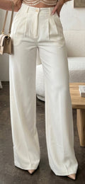 Pantalón de Corte Elegante en Blanco